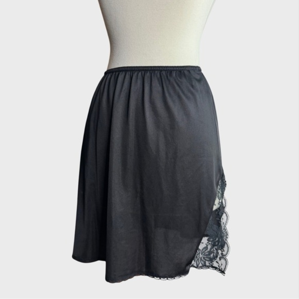 Vintage 90's minimalism Small Black Lace Trim Slip‎ Skirt Romantic goth